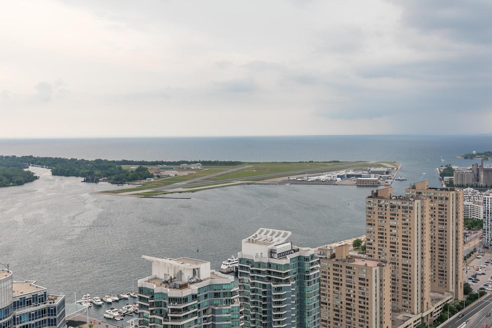 Cloud 9 In Downtown Toronto Exterior foto
